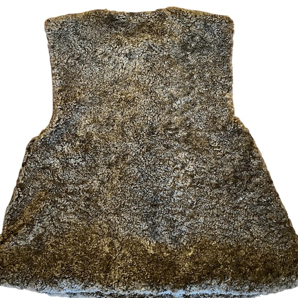 Anthropologie Vest akemi + kin olive green Alonna Sherpa fuzzy soft fur cozy OS - Picture 3 of 7